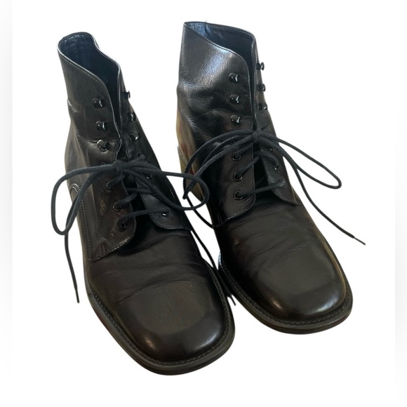 Black Leather Women’s Boots - Picture 1 of 4